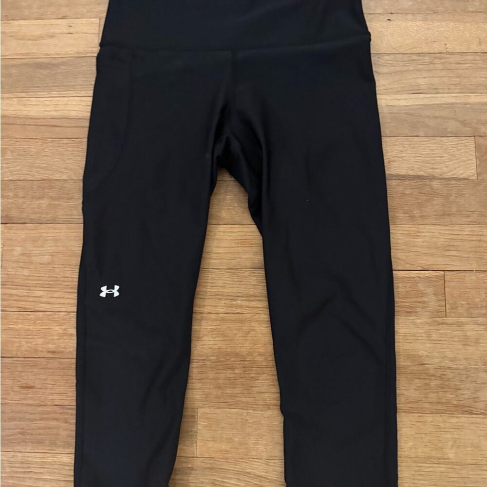 Under Armour black Heat Gear Compression cropped leggings size medium M
 b65